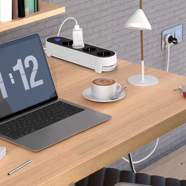 BM712401 BASE 4T C/CABLE 1,4m C/INTER DE PIE + CLAVIJA CON ASA SIMON BRICO