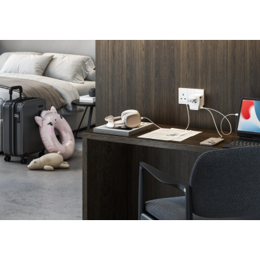 CL410101 ADAPTADOR UNIVERSAL DE VIAJE CON 3 CARGADORES USB (A+C) 20W SIMON BRICO