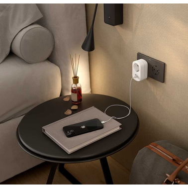 CL610305 ADAPTADOR SIMPLE CON CABLE 3 CLAVIJAS + 1 PUERTO USB 16A 250V SIMON BRICO