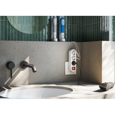 CL910402 ADAPTADOR TRIPLE SALIDA C/INTERRUPTOR BLANCO 16A 250V SIMON BRICO